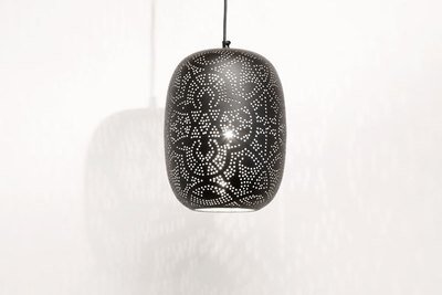Hanglamp ovaal filigrain - metaal mat zwart finish met binnenkant zilverkleurig Hanglamp ovaal filigrain - metaal mat zwart finish met binnenkant zilverkleurig