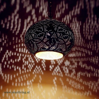 Hanglamp pompoen filigrain-stijl metaal mat zwart finish met binnenkant goudkleurig