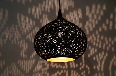 Hanglamp pompoen filigrain-stijl metaal mat zwart finish met binnenkant goudkleurig Hanglamp pompoen filigrain-stijl metaal mat zwart finish met binnenkant goudkleurig