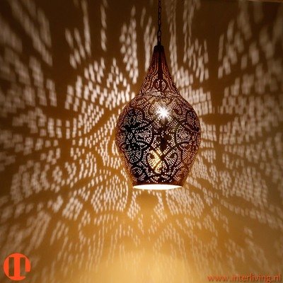 Hanglamp ovaal vaas model filigrain-stijl met zwarte buitenkant & binnenkant goudkleurig Hanglamp ovaal vaas model filigrain-stijl met zwarte buitenkant & binnenkant goudkleurig