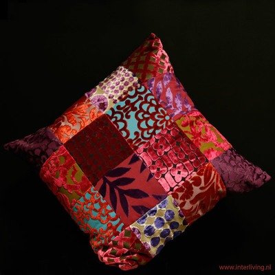 sierkussen fuchsia - velvet patchwork - 45 cm