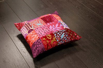 sierkussen fuchsia - velvet patchwork - 45 cm