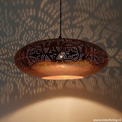 Hanglamp ufo vorm in filigrain-stijl metaal koper finish met binnenkant koperkleurig + gratis bijpassende set wxinehouders! Hanglamp ufo vorm in filigrain-stijl metaal koper finish met binnenkant koperkleurig + gratis bijpassende set wxinehouders!