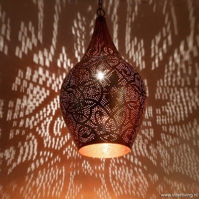 Hanglamp vaas model in filigrain-stijl met vintage koper look afwerking + gratis bijpassende set waxinehouders! Hanglamp vaas model in filigrain-stijl met vintage koper look afwerking + gratis bijpassende set waxinehouders!