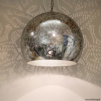 Hanglamp bol filigrain-stijl XXL Ø 50 cm verweerd metaal zilver finish + waxinehouders Hanglamp bol filigrain-stijl XXL Ø 50 cm verweerd metaal zilver finish + waxinehouders