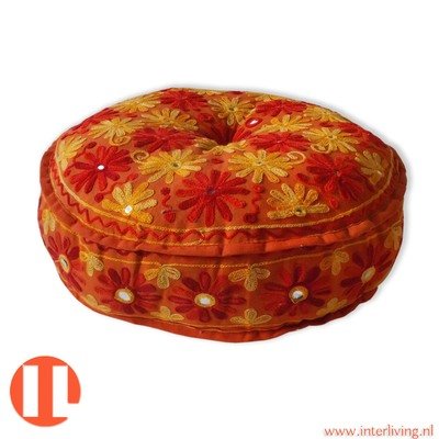 ronde poef "Indian flowers" in oranje tinten met bloemen borduurwerk