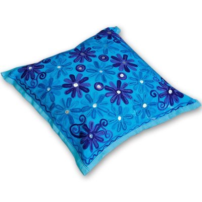 sierkussen-Indian flowers - met suzani bloemen borduurwerk in aqua blauw tinten