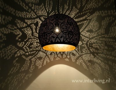 Hanglamp bol filigrain-stijl XXL Ø 50 cm mat zwart met verweerd gouden binnenkant