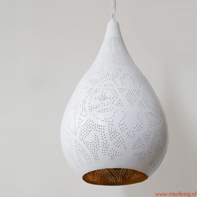 Hanglamp in druppel model filigrain-stijl mat witte buitenkant & binnenkant goudkleurig Hanglamp in druppel model filigrain-stijl mat witte buitenkant & binnenkant goudkleurig