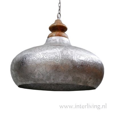 Industriele lamp in filigrain design, metaal - verweerd zilver met hout afwerking + set waxinehouders Industriele lamp in filigrain design, metaal - verweerd zilver met hout afwerking + set waxinehouders