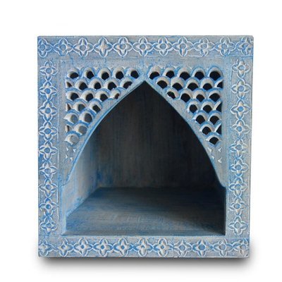 kastje van mango hout met houtsnijwerk van oosterse bogen - blue wash  - 35 cm