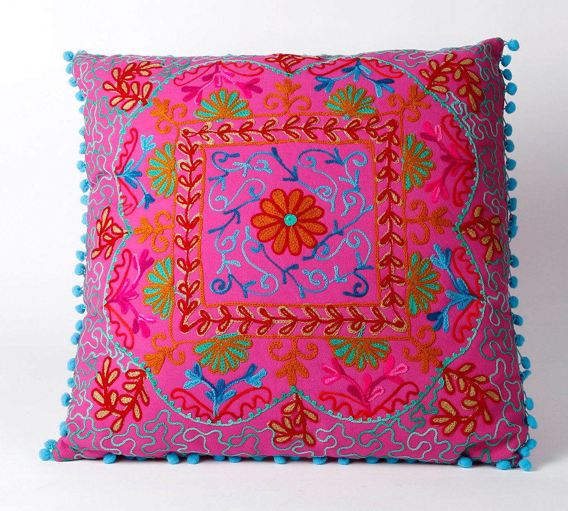 sierkussen "Gipsy" 50 x 50 cm - Etnic Suzani borduurwerk - roze - handgemaakt van katoen