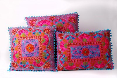 vloerkussen "Gipsy" 40 x 40 cm - Etnic Suzani borduurwerk - roze - handgemaakt van katoen