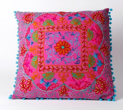 sierkussen "Gipsy" 50 x 50 cm - Etnic Suzani borduurwerk - roze - handgemaakt van katoen