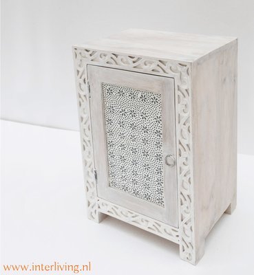 nachtkastje mangohout - white washed - houtsnijwerk met mozaïek flower design