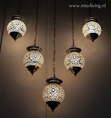 hanglamp of kroonluchter met 5 grote bollen mozaïek transparant hanglamp of kroonluchter met 5 grote bollen mozaïek transparant