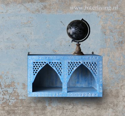kastje van mango hout met houtsnijwerk van oosterse bogen - blue wash  - 66 cm
