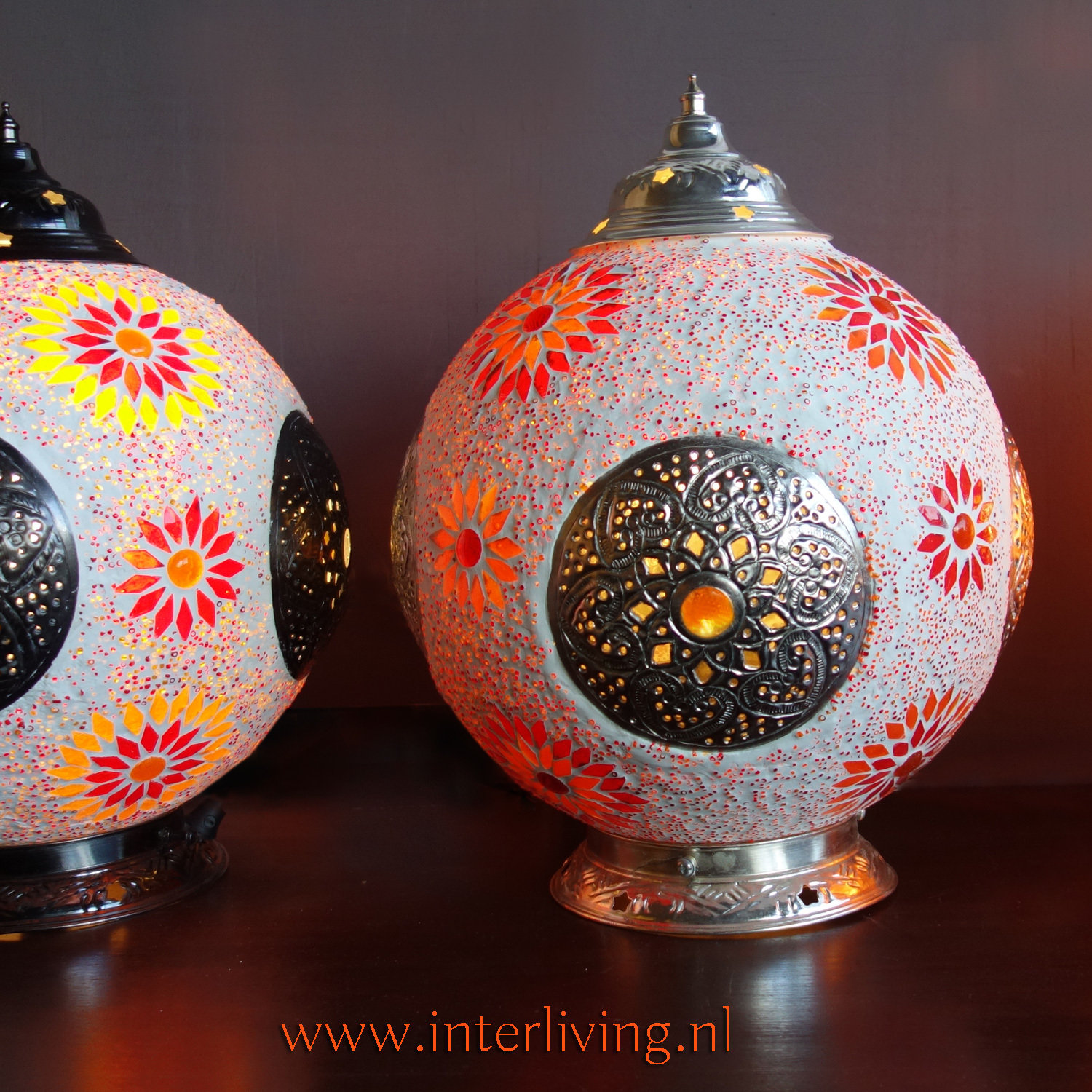 tafellamp bol Ø25 mozaïek, kralen & (iron) met zilver metaal - kleuren rood oranje - limited edition