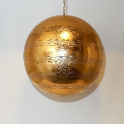 oosterse hanglamp bol filigrain-stijl XXL metaal vintage goud - gaatjes patronen oosterse hanglamp bol filigrain-stijl XXL metaal vintage goud - gaatjes patronen
