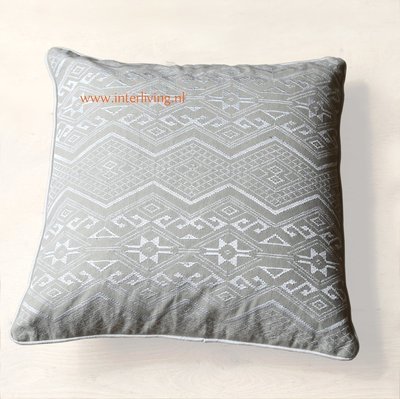 groot oosters sierkussen kleur taupe met etnic tribal glam aztec borduurwerk - handgemaakt van katoen