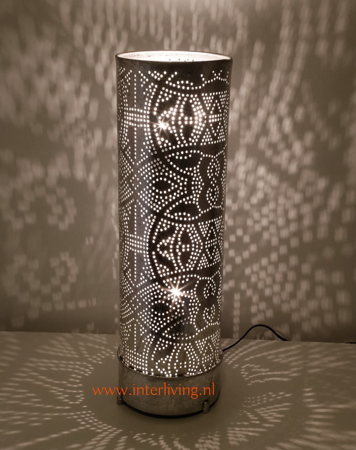 oosterse vloerlamp of staande lamp met filigrain gaatjes patronen van  metaal - vintage zilver look - diverse maten
