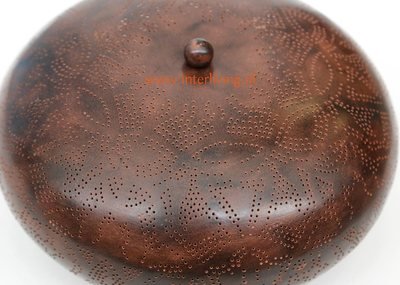 Gekleurde vintage filigrain plafonniere met een matte bruine zwarte finish - doorsnede 38 cm