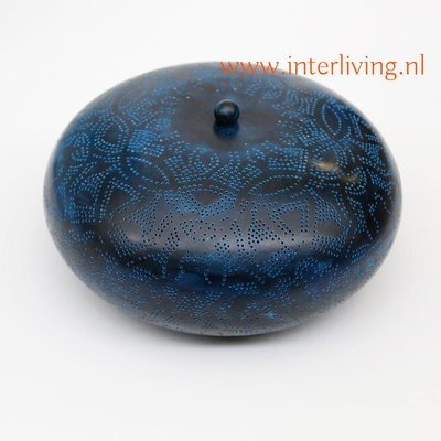 Gekleurde vintage filigrain plafonniere - mat zwart met blauw- doorsnede 25 cm Gekleurde vintage filigrain plafonniere - mat zwart met blauw- doorsnede 25 cm