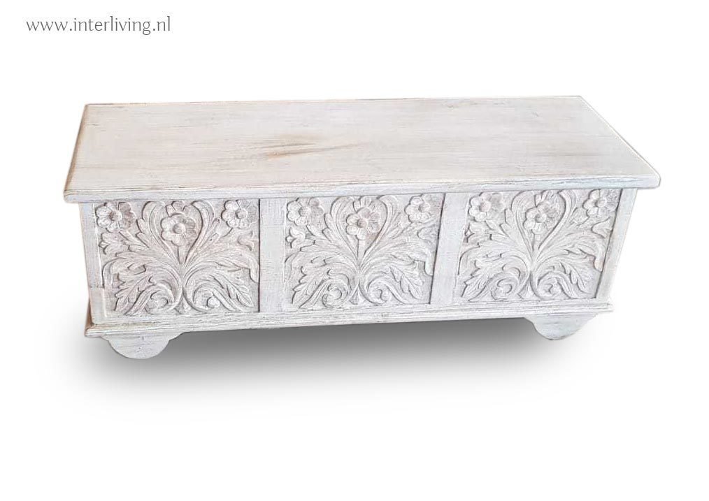 dekenkist &quot;Indian flowers&quot; white wash