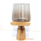 Grote kandelaar op mangohouten sokkel - naturel hout kleur / windlicht large met glanzend parelmoer glas