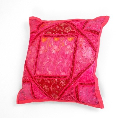 sierkussen patchwork roze