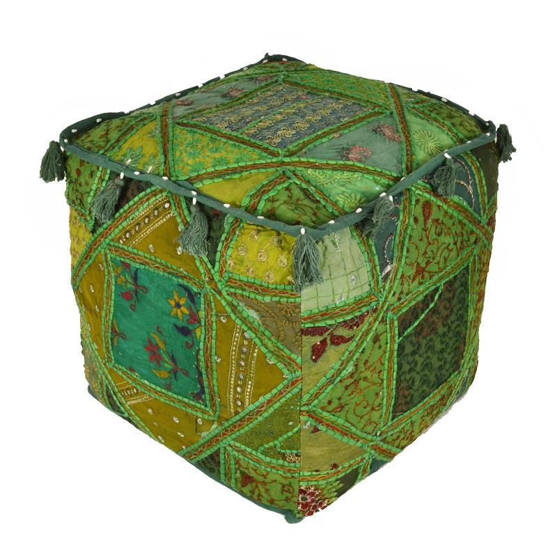 poef groen 40 * 40 * 40 met kwastjes