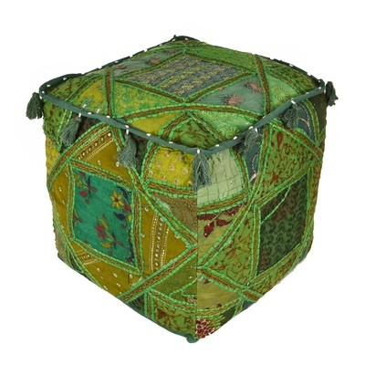 poef groen 40 * 40 * 40 met kwastjes