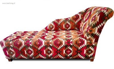 Indiase sofa - "Cleopatra" - bank van rode kelim stof - chez lounge of loungue