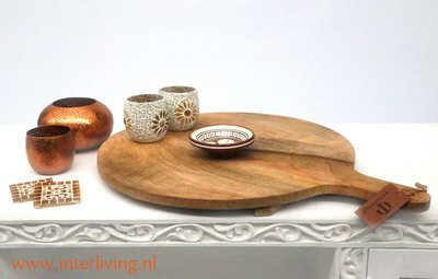 XL Kaasplank rond / borrelplank van mango hout formaat 65 x 50 cm - serveerplank met ophangkoortje van leer