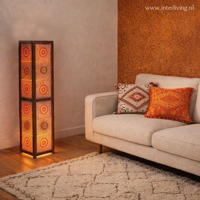 sierkussen oranje met ecru &amp; goud tinten - geweven geometrische Marokkaanse jacquard patronen - pom pom rand - 50 cm