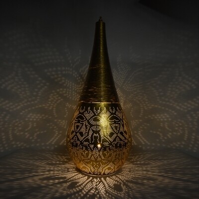XXL vloerlamp "Stupa" - geperforeerd goudkleurig metaal van filigrain gaatjespatronen met gedraaid metaaldraad - 110 cm hoog