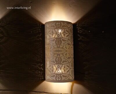 Wandlamp langwerpig wit met vintage goudlook filigrain style