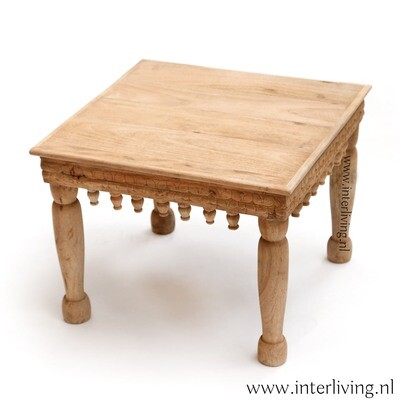 sidetable  "Jodhpur"/ vierkant bijzettafeltje van naturel mangohout met sierlijk houtsnijwerk uit India - woonstijl