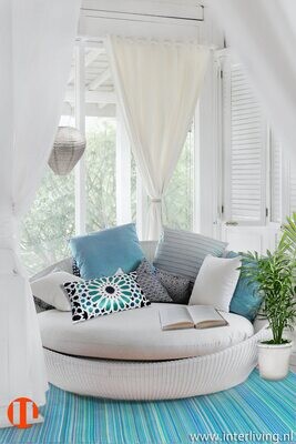 luxe zacht buitenkussen Marrakesh - mozaiek zellige tegel patroon in multi blauw & aqua tinten - eco plastic- 100% recycled soda flessen - boho chic tuin styling