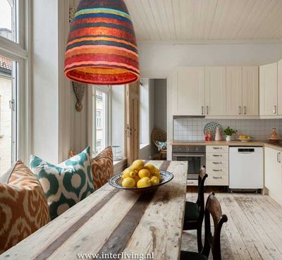 retrolamp jaren '70 hanglamp XL cone met vintage pop kringen patroon in de kleuren rood, blauw, oranje &amp; grijs - kleurrijke steentjes mozaïek patronen - hoog 60 cm /  Ø 39 cm - unieke sfeerverlichting