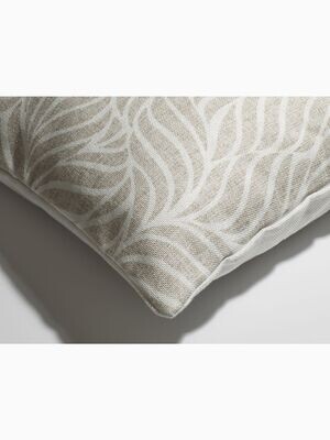 luxe zacht buitenkussen oosterse boho chic - beige wit - leaves - eco plastic-  100% recycled soda flessen - outdoor tuin styling