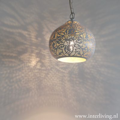 Hanglamp "Rayan" kleine pompoen filigrain-stijl metaal wit met goud
