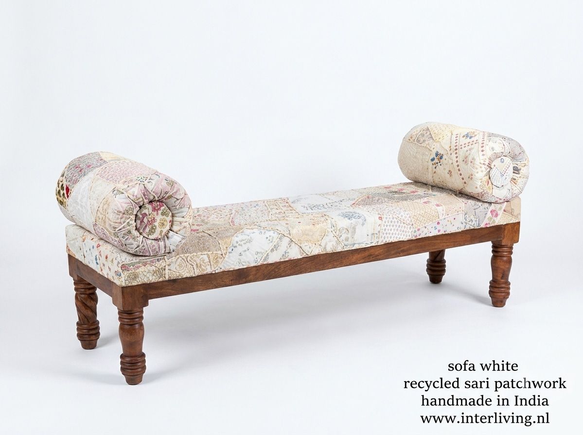 Indiase sofa bed wit - white patchwork - bank met twee armrollen Indiase sofa bed wit - white patchwork - bank met twee armrollen