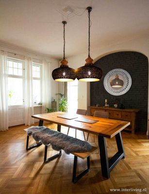 Industriële ronde Arabische hanglamp "Lucidar" filigrain design - zwart mat metaal & verweerd goud met hout afwerking + gratis grote waxinehouder