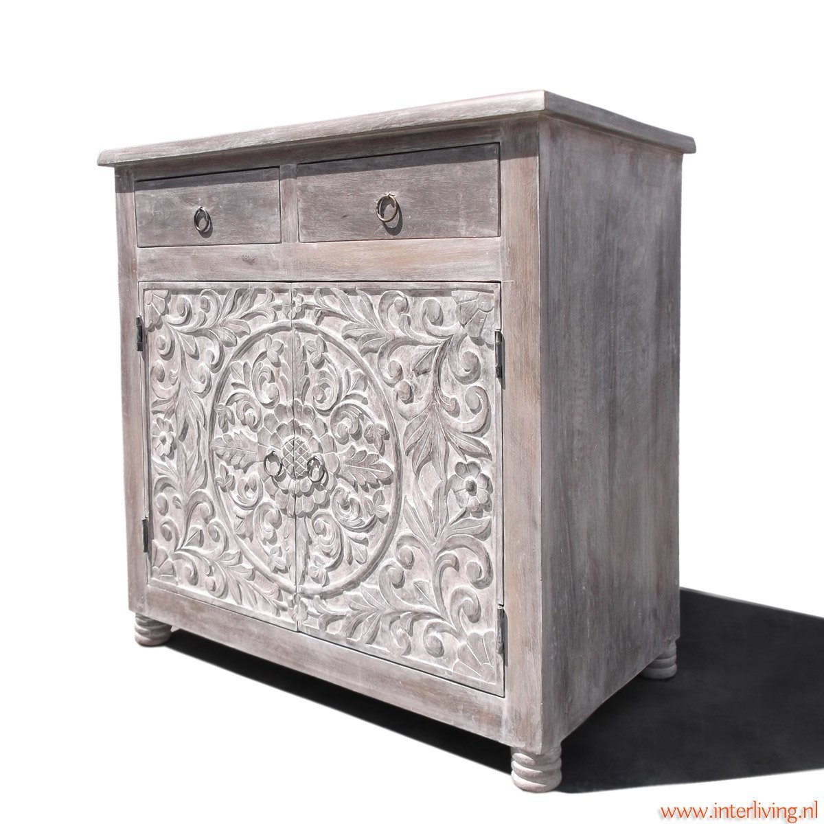 Dressoir antique washed met lotus houtsnijwerk 76 x 76 x 40 cm Dressoir antique washed met lotus houtsnijwerk 76 x 76 x 40 cm