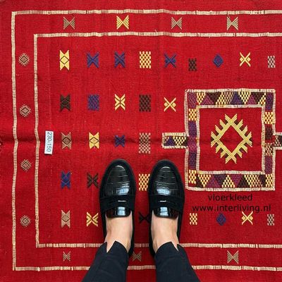 Marokkaans kelim kleed - warm rood met gekleurde abstracte motieven