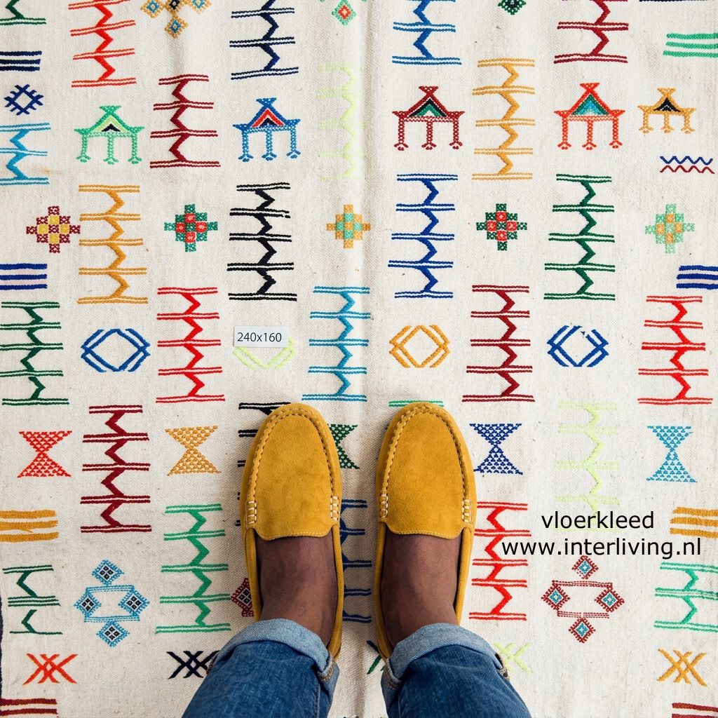 Marokkaans wit kleed - handgemaakt tapijt met grafische design bont