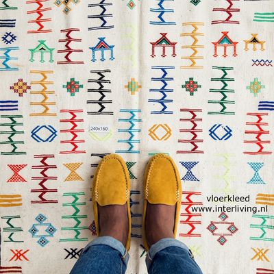 Marokkaans wit kleed - handgemaakt tapijt met grafische design bont