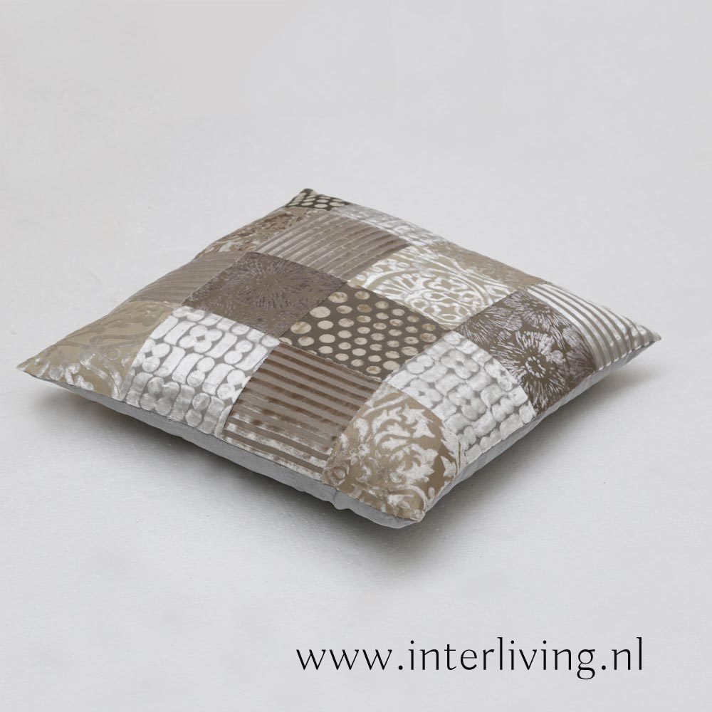 sierkussen zilver - taupe - velvet patchwork - 45 * 45 cm