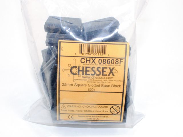 Chessex: 25mm Slotted Square Base Black (50)